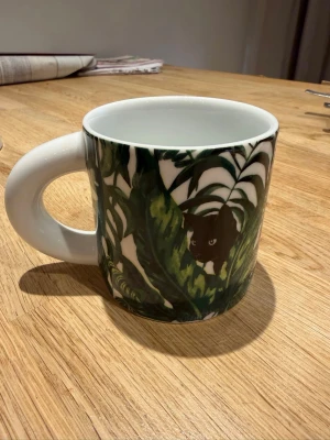 Monki Mugg + fat . Ny - Helt ny. Monki mugg + fat. Sälj inte mer. 