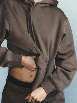 Brun oversized hoodie med huva och mjukisbyxor  - Hoodie i strl M och byxor i S.   Aldrig använda. 