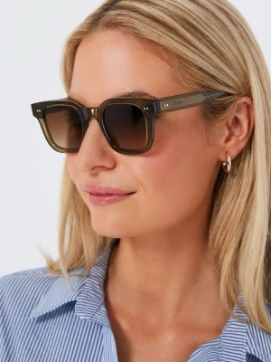 Chimi 04 gröna solglasögon - Snygga solglasögon från Chimi i storlek 04 Moss gröna använd 2 gånger box medföljer och allt som följde med inga täcken alls på att dom har används