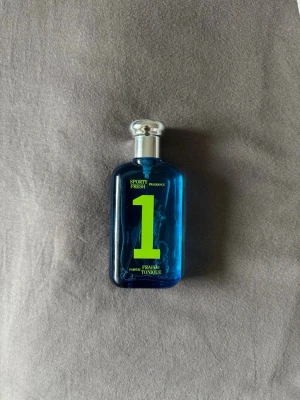 Ralph Lauren Big Pony 1 Sporty Fresh - Fräsch parfym från Ralph Lauren i serien Big Pony, nummer 1. Väldigt god och fräsch doft som tyvärr inte kommer till användning. Säljes utan låda då jag gjort av med den men helt oanvänd och endast testsprutad en gång