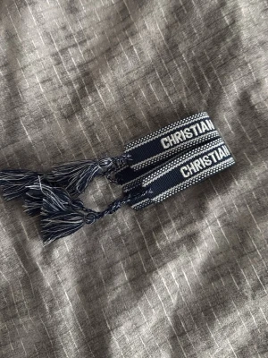 Två armband  - Snygga marin blåa armband.