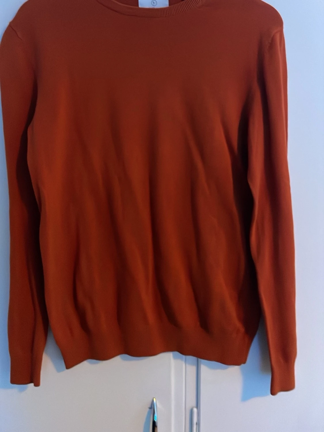 Rostbrun stickad tröja