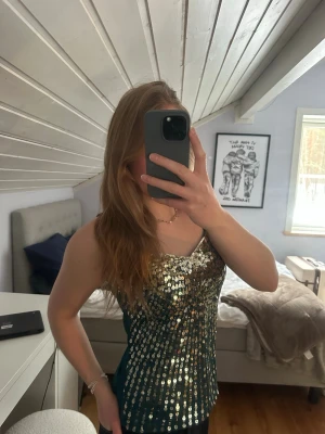 Glittrig paljett topp  - Glittrig paljett topp, perfekt till sommaren och fester💕