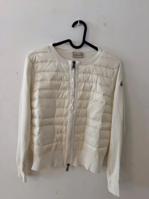 Moncler  cardigan dam - Digital kvitto finns ☺️ passar som xs/s