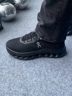 On cloud skor  - On cloud skor i alla storlekar från 41 till 45