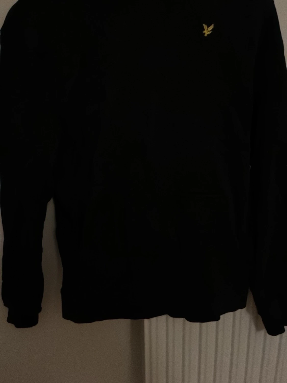 Svart sweatshirt från Lyle & Scott