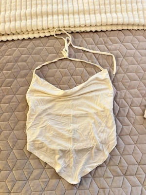 Vit knyt topp från Zara - Används inte 