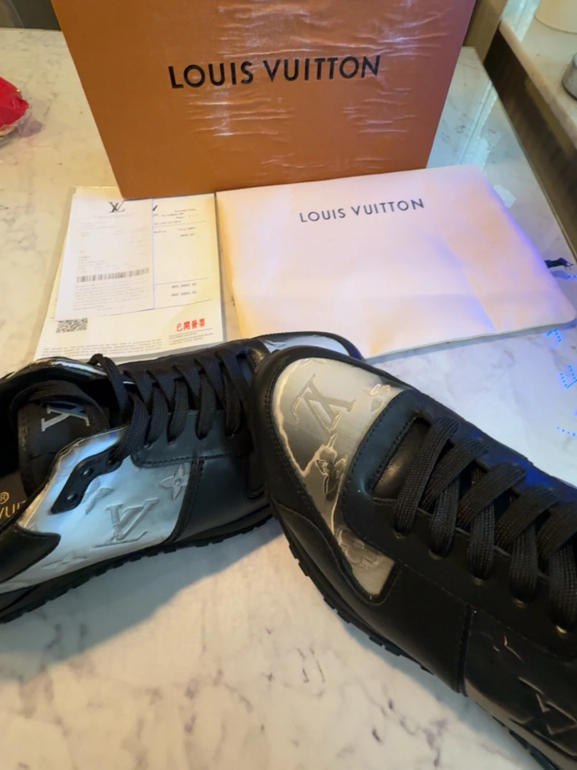 Louis Vuitton svarta sneakers - 1