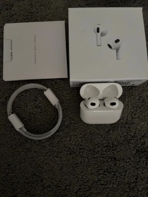 AirPods 4 - AirPods 4 helt nytt 