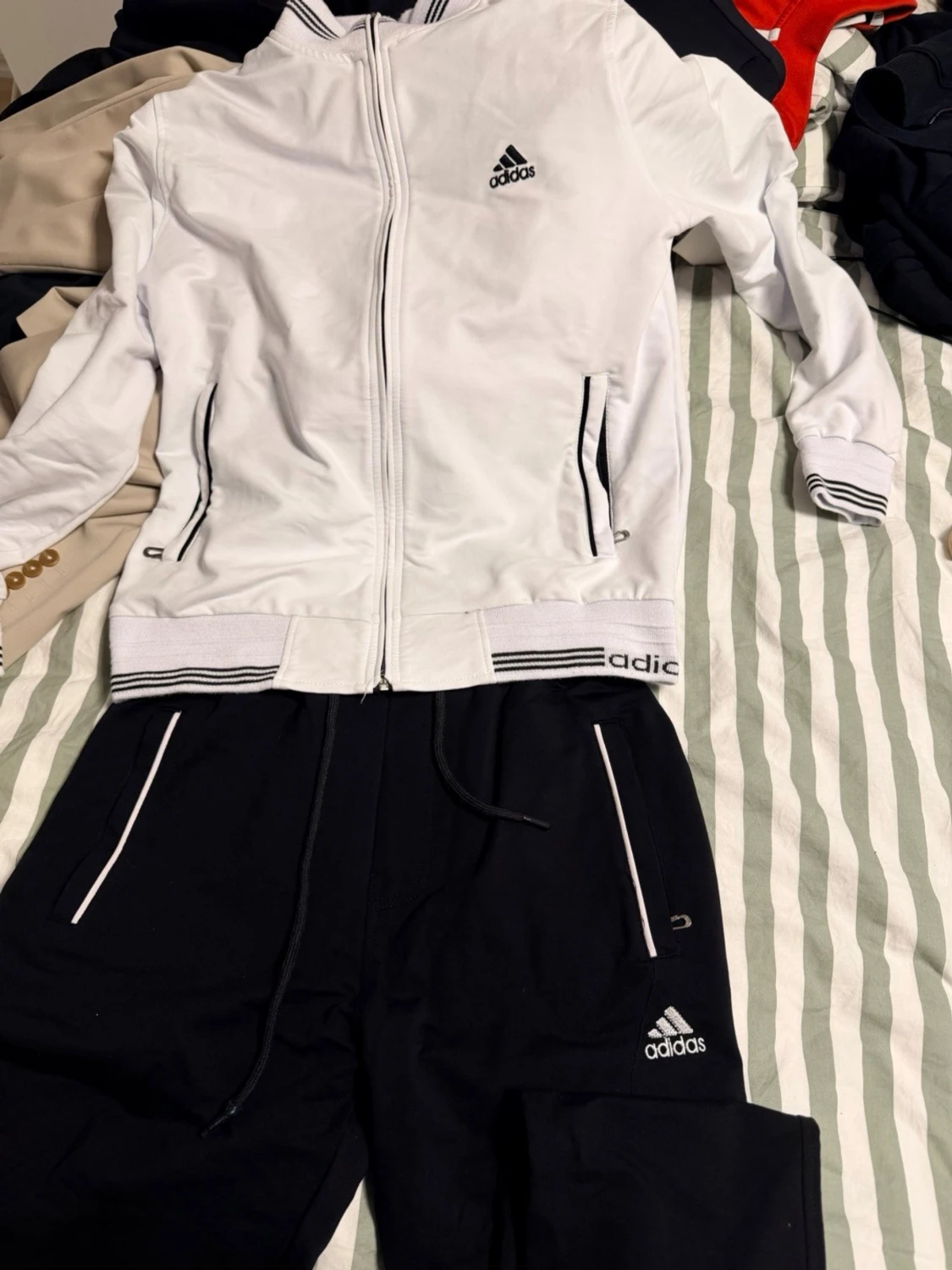 Adidas svartvitt träningsset