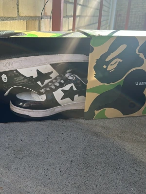 Svarta och vita BAPE STA sneakers - Helt okej skick, fortfarande användbara