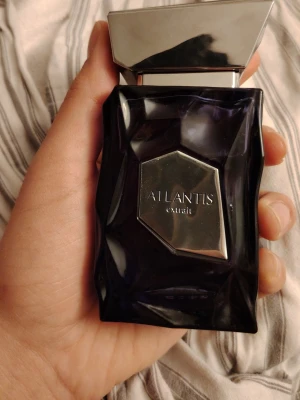 French avenue atlantis extrait - Säljer en French avenue atlantis extrait som är 99 procent full, liknar wave child room 1015