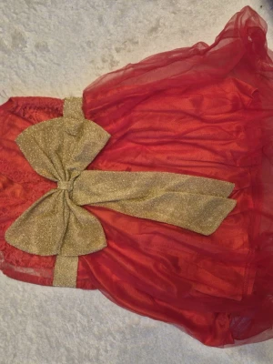 Barn kläder i olika storlekar  - Väldigt fina kläder 