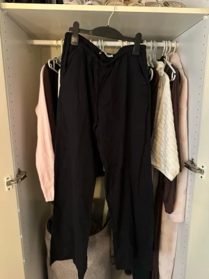 linnebyxor  - linnebyxor från lager i storlek xs aldrig använda 