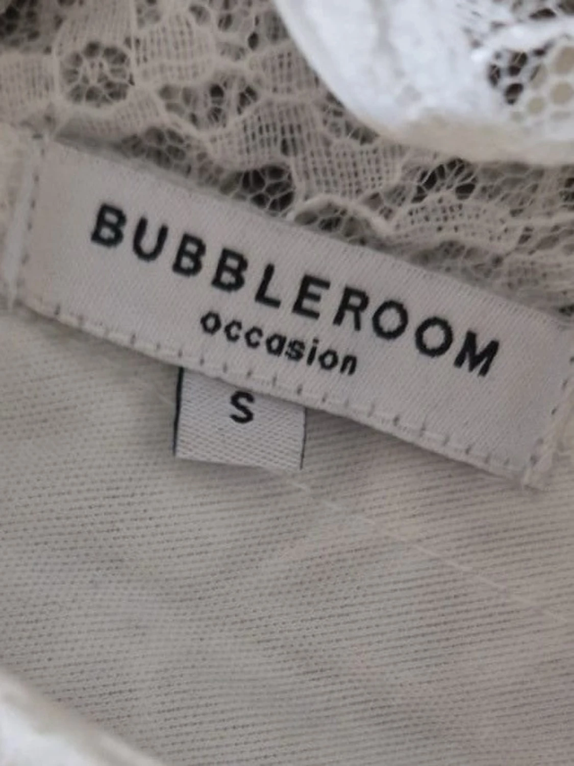 Vit spetsklänning med volanger - 3