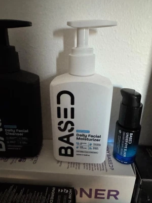 Based Bodyworks  - Säljer dom här eftersom att jag inte använder dom har användt alla exakt 3 gånger. Har även kvitto. Köp alla för EXAKT 800 eller Styck för 300 EXAKT. Kommer tyvärr inte gå att diskutera priset 