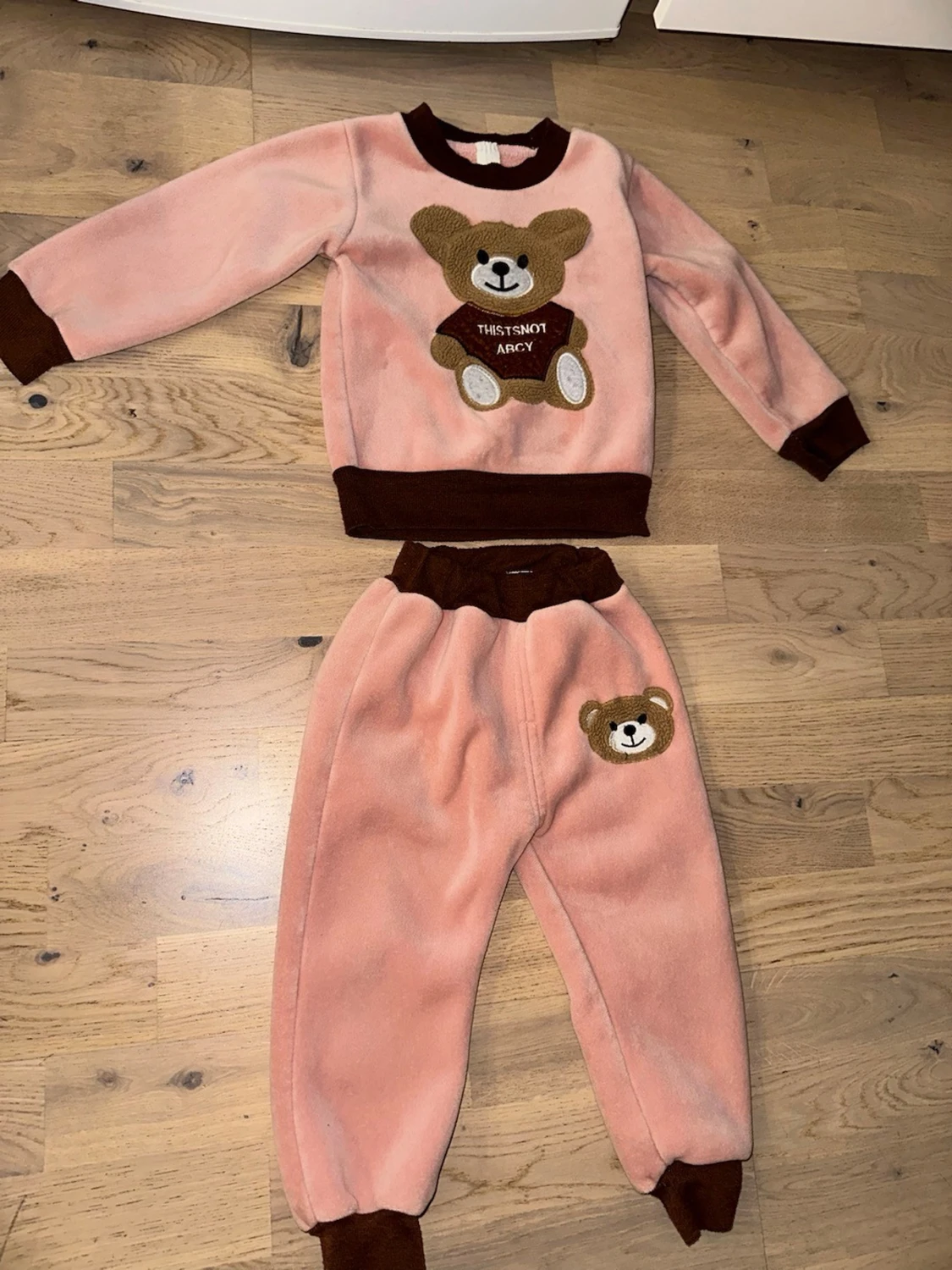 Rosa loungewear-set med nallemotiv