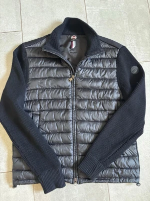 Colmar Cardigan  - Svart Colmar Cardigan - Storlek S - Skick 9/10 - hör av dig vid minsta fundering!