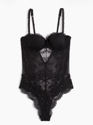 Spetsbody - Svart spetsbody från H&M med vadderade kupor. Bodyn är i storlek 75B. 