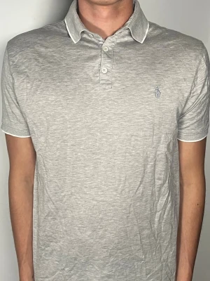 Ralph Lauren pike - Sälje ren ritkigt snygg och trendig Ralph Lauren piké i fint skick, storlek M, vid frågor är det bara att skriva //Gramenti