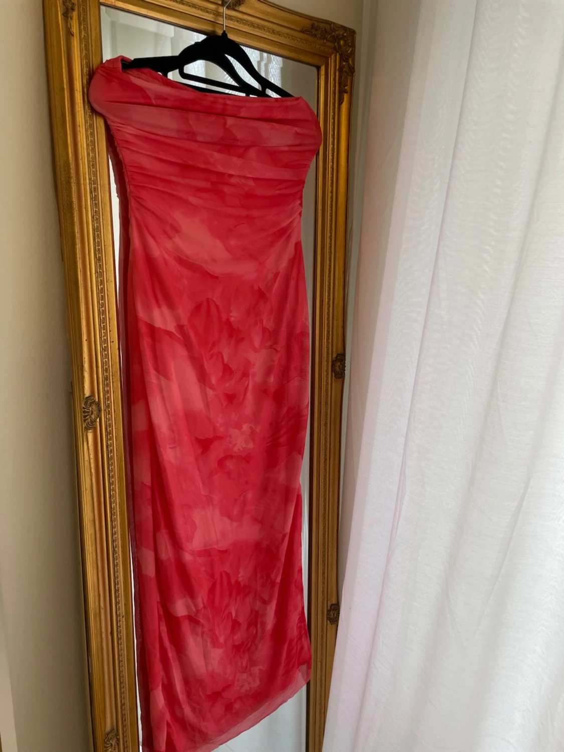 Korallröd långklänning offshoulder - 1