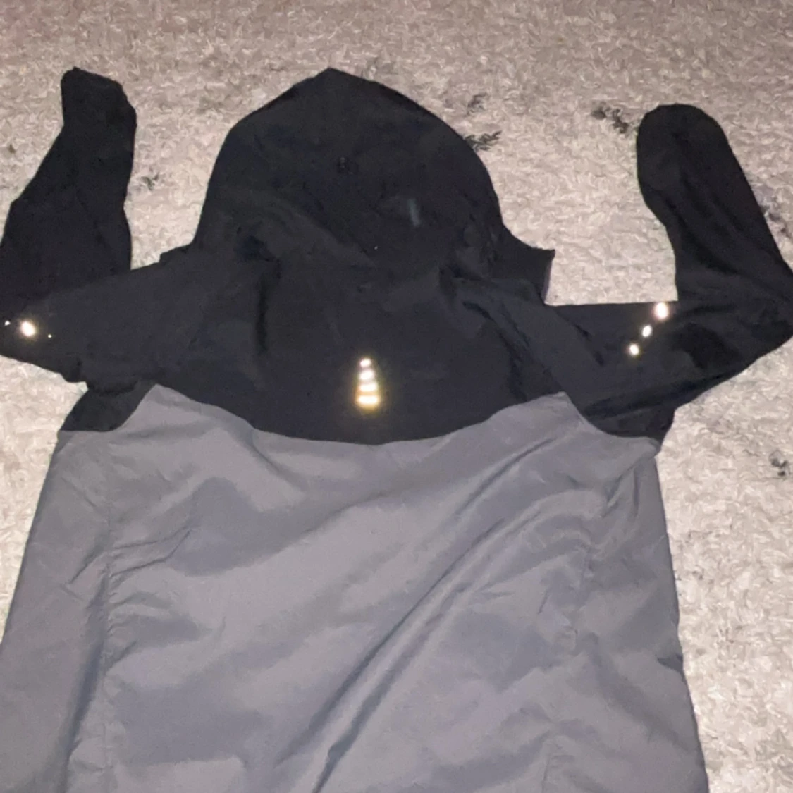 Nike svart och grå vindjacka - 1