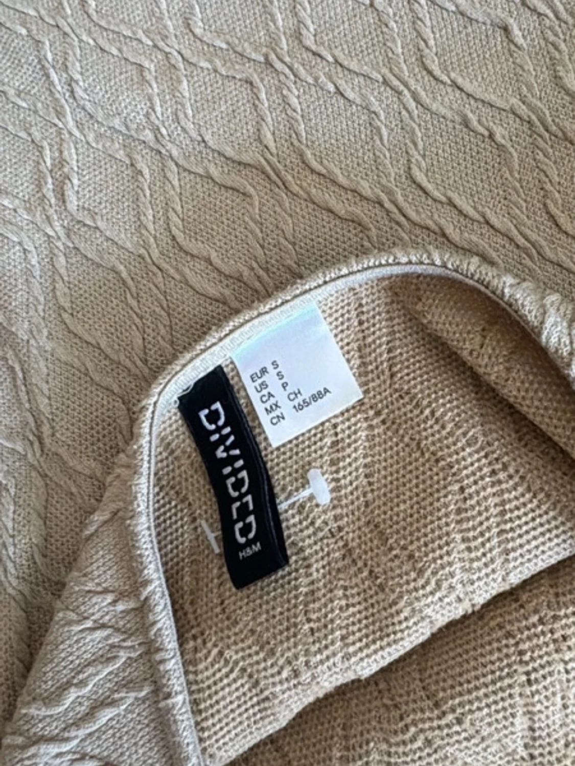 Beige stickad halterneckklänning - 2