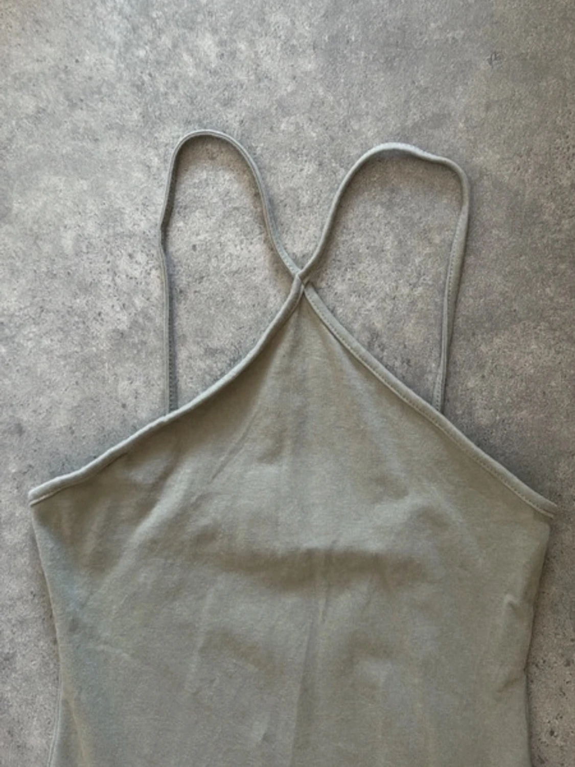 Grön  ärmlös klänning med smala band - 1