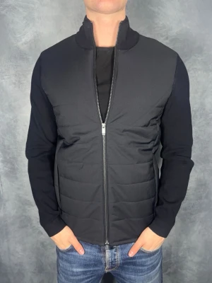 Massimo dutti cardigan - Storlek: M || Skick: Mycket bra|| Nypris: Ca 2500kr || Följ för liknande produkter 🌊🍾