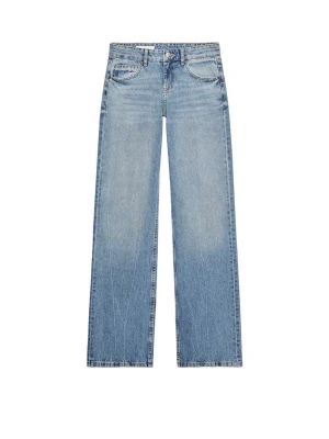 Blå jeans från Zara  - Snygga ljusblå lågmidjade jeans från Zara. Aldrig använda, lappen kvar. Storlek 34💓