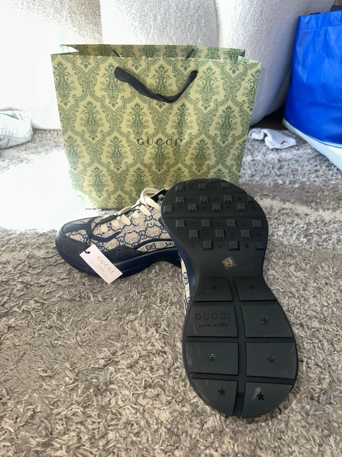 Gucci sneakers med blå GG-mönster - 1