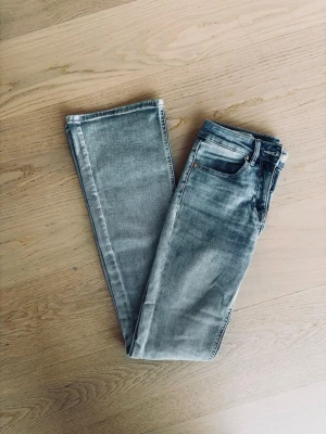 Ljusblå bootcut jeans - Säljer ljusblå bootcut jeans💖💖