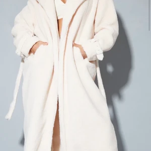 PLT teddy coat 🧸 - köpt för 700 säljer för 300 kr 🤍 