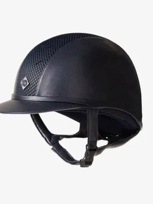 Charles Owen ayr8 leather look (Helt ny) - Snygg svart ridhjälm från Charles Owen med diskret nätpanel framtill och justerbart hakband. Ny i orginalförpackning (obruten).