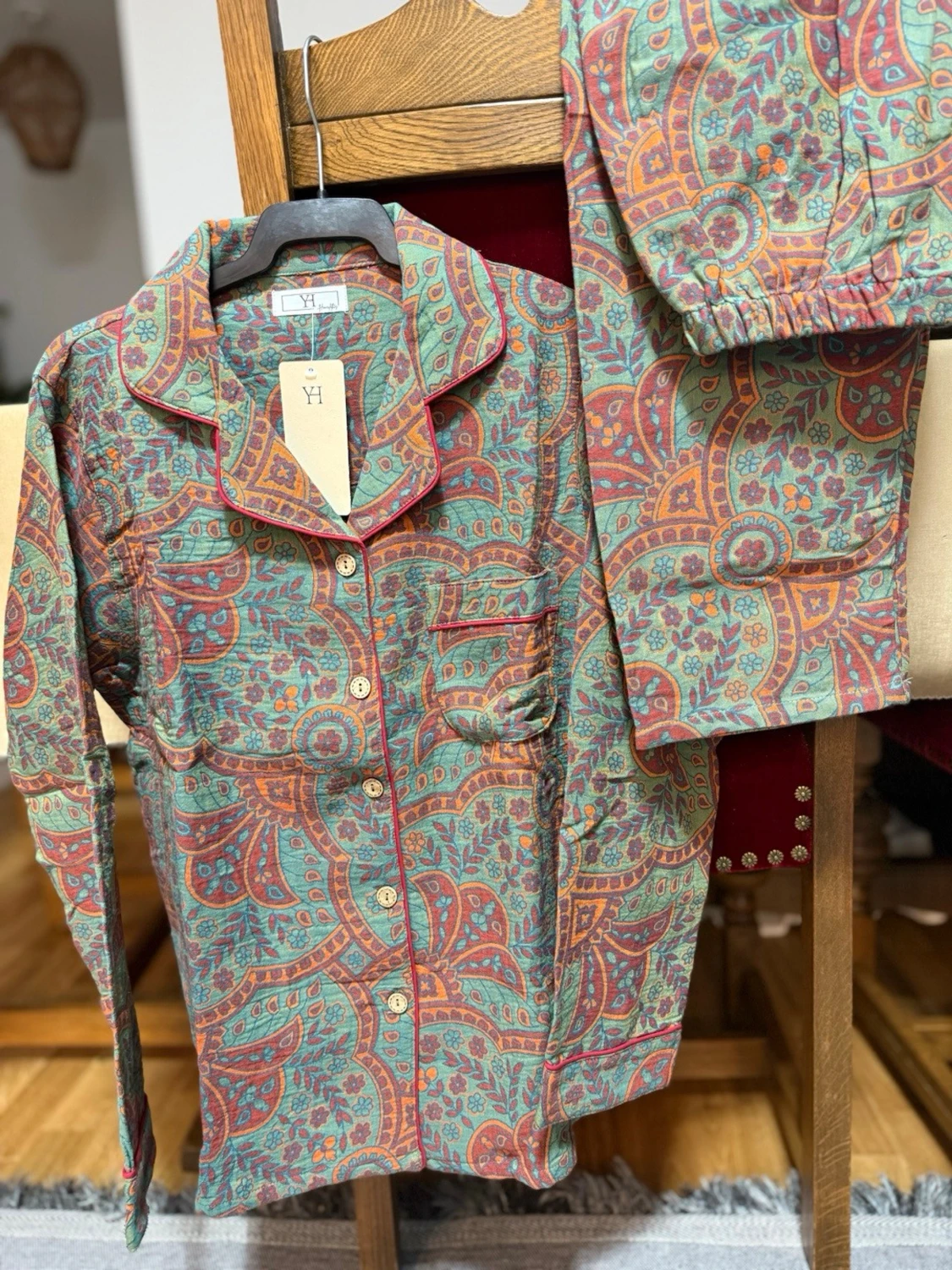 Mönstrad pyjamas från YH