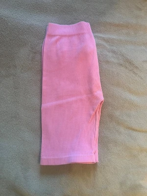 Shorts - Säljer dessa rosa shortsen från Zara dem är inte använda på grund av att jag inte hittat tillfällen för att använda dem ( priset kan diskuteras) 🩷