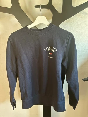 Tommy hilfiger  - Tommy hilfiger tröja aldrig använd 