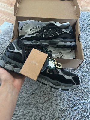 Asics gel nyc black/silver - Helt nya med box som ingår 