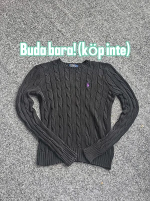Buda bara! Inte köp, skriv till mig först! - Helt oanvänd Ralph Lauren knit svart med lila loga, buda och så accepterar jag om det är bra pris