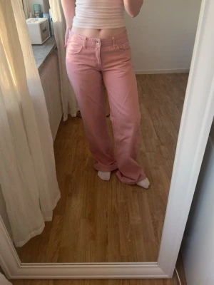 Jeans - Superfin rosa jeans från Zara nypris 500kr
