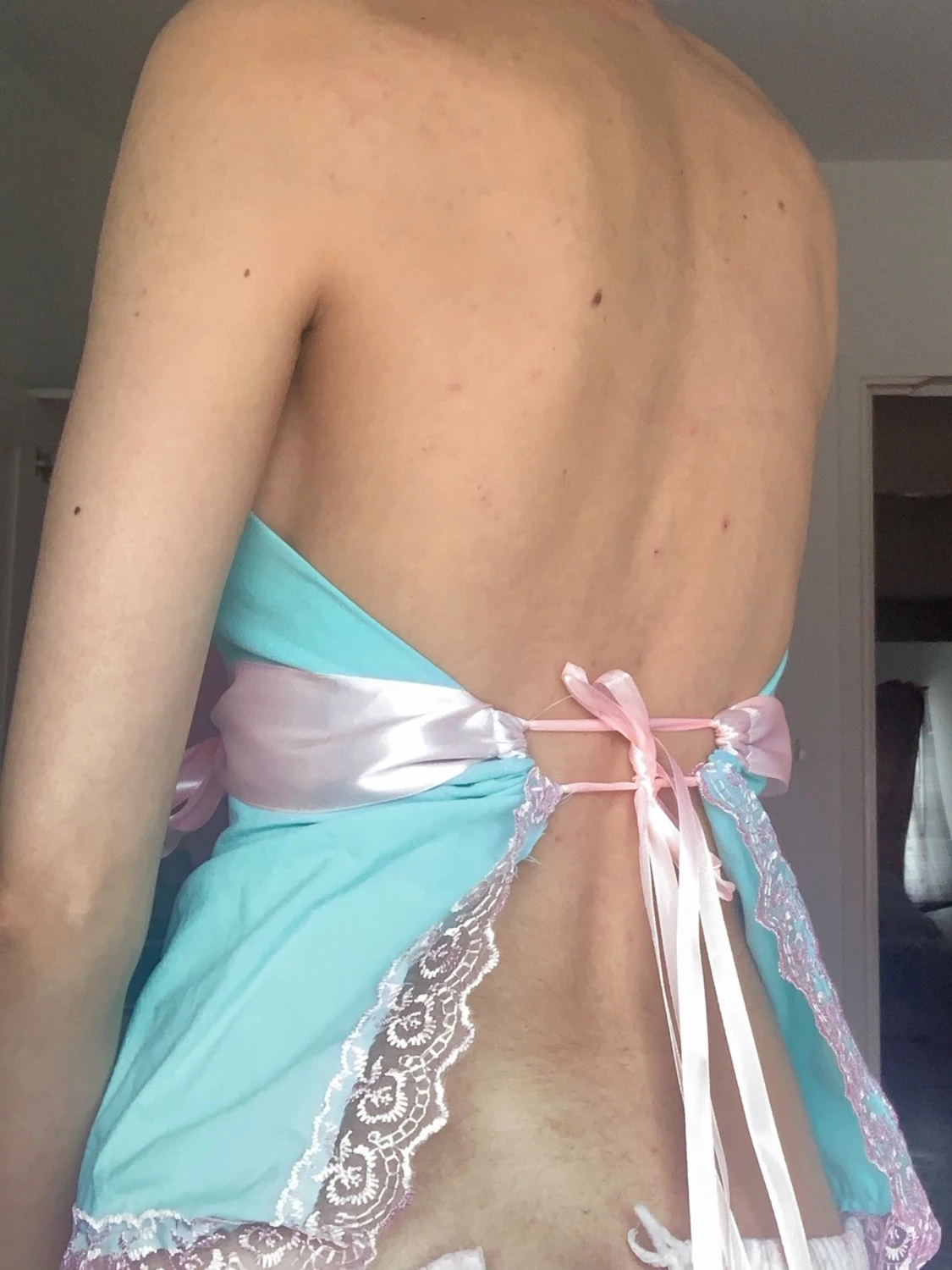 Turkos halterneck topp med spetsdetaljer - 4