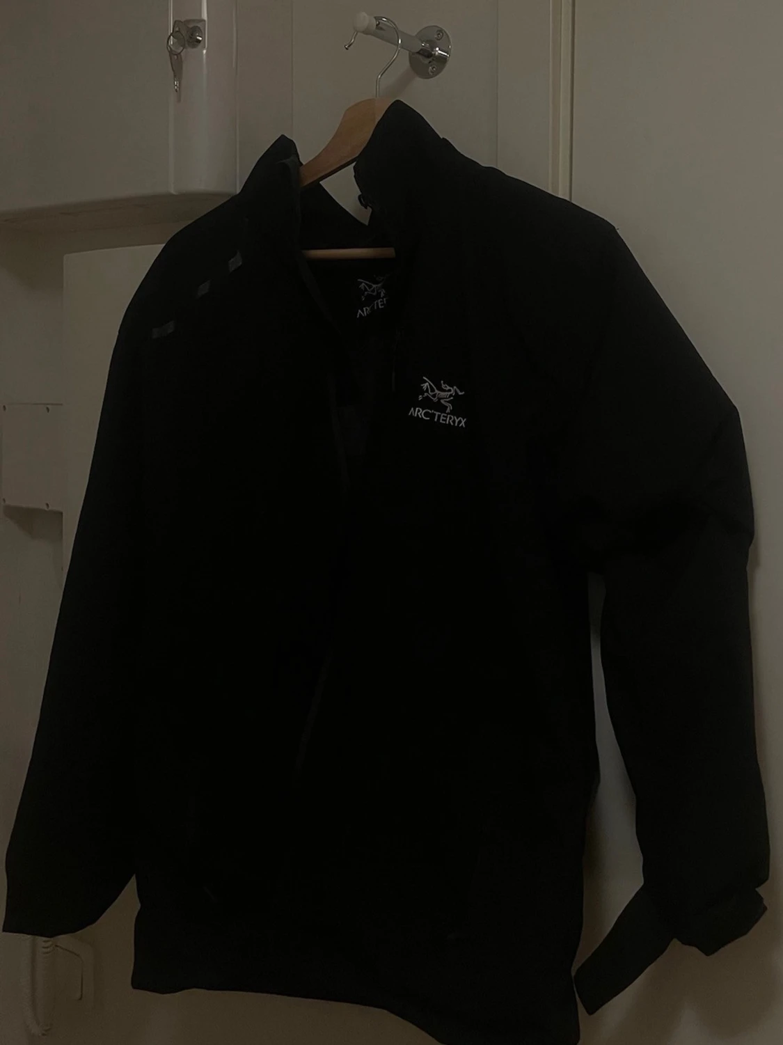 Svart vindjacka från Arc'teryx