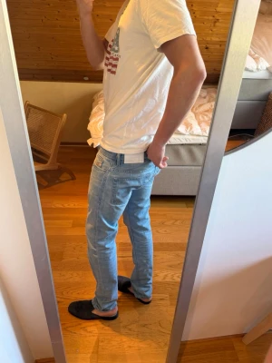 Ljusblå jeans från diesel industry  - W32 L34. Bra skick! Nice färg till sommaren