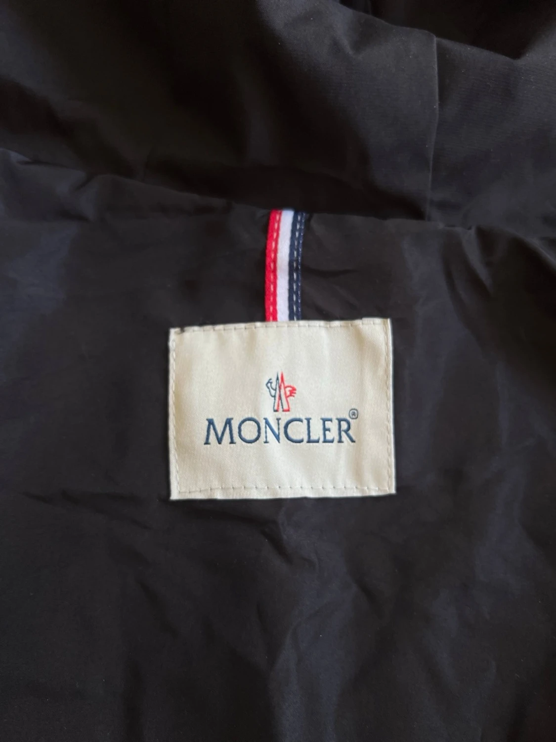 Svart Moncler vindjacka med huva - 5