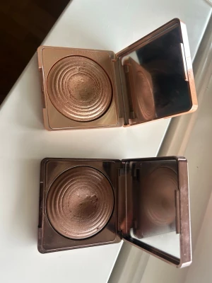 Caia smink - Använda men inte mycket alls. Bronzern är i färgen monaco och highlightern är i färgen Cannes.