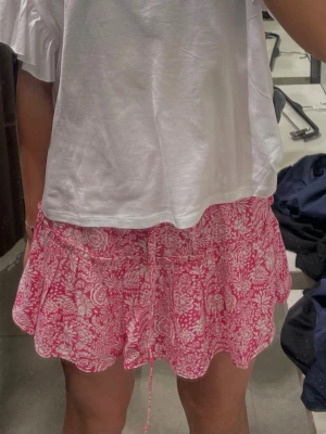 Rosa Zara kjol  - Jätte söt sommar kjol ifårn Zara!! 