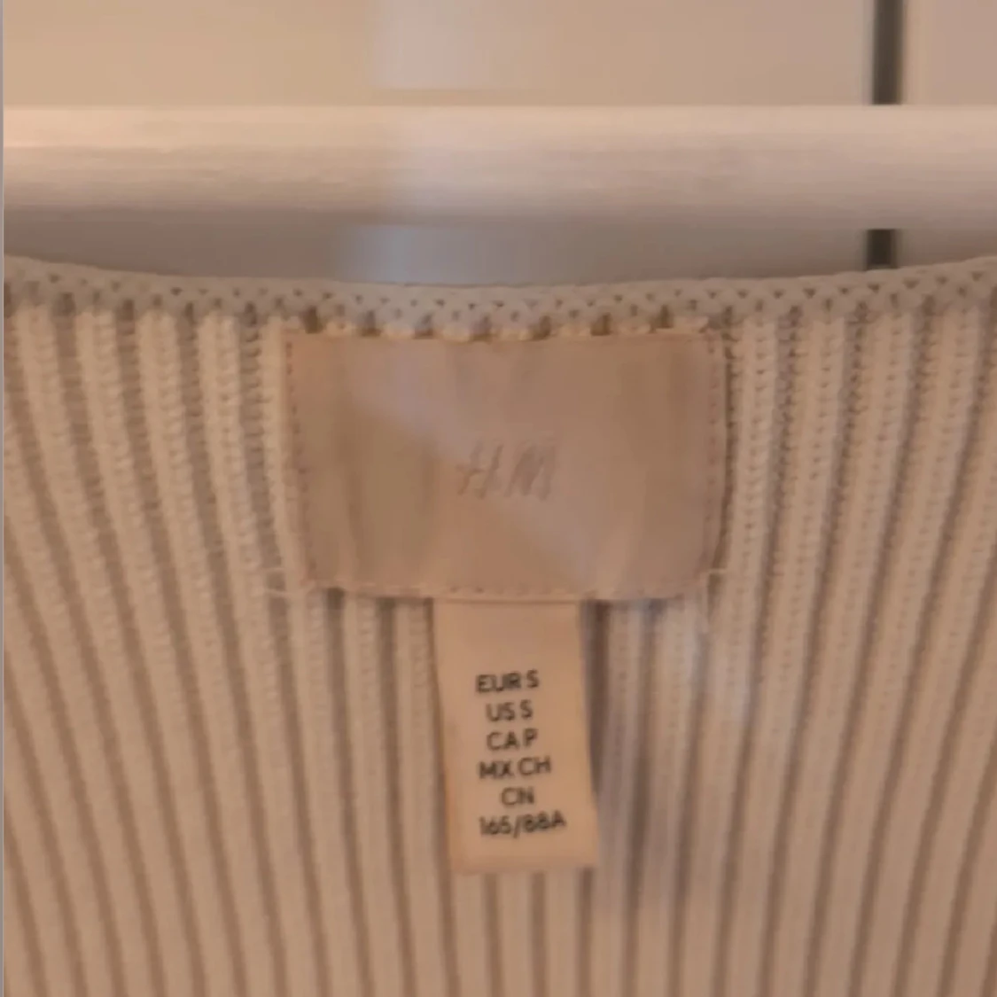 Beige ribbad topp från H&M - 1