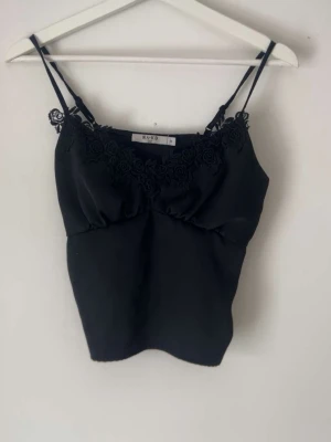 Satin topp - Satin topp från NaKd🩷