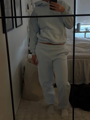 Ljusblått mjukisset  - Supersnyggt ljusblått mjukisset från bikbok 