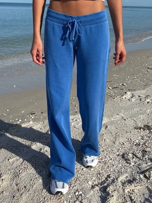 SÖKER!! - Söker dessa byxor from brandy melville i denna färgen